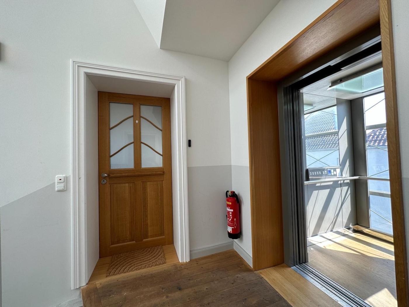 Truly - Viel Platz Fuer Business & Familie - Modern, Garage, Fahrstuhl Appartement Augsburg Buitenkant foto