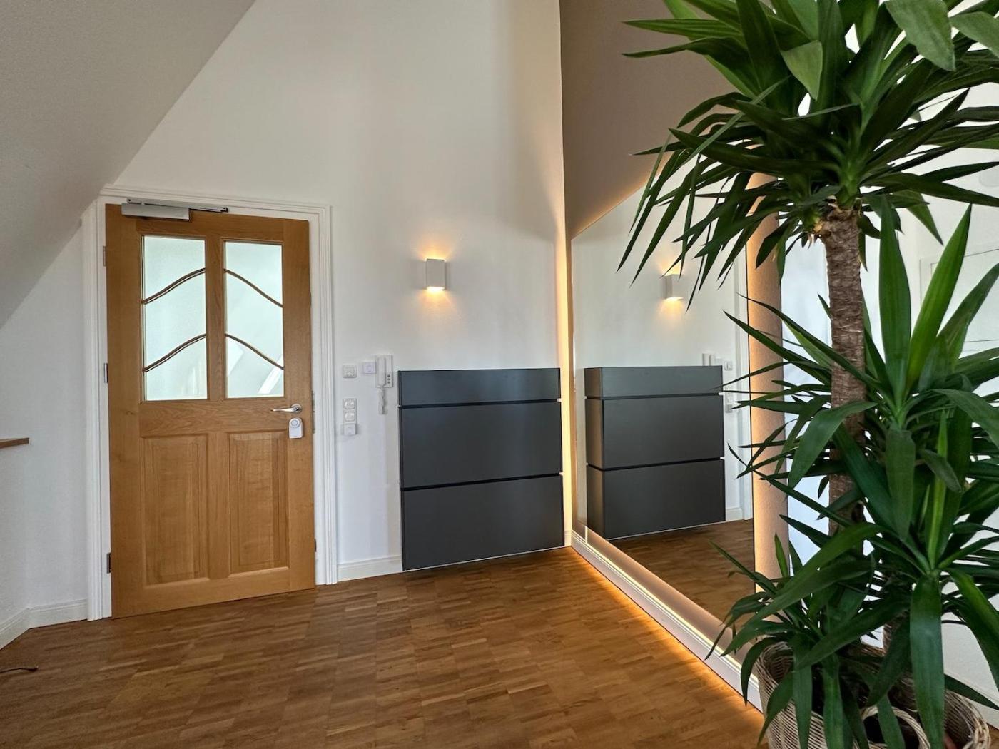 Truly - Viel Platz Fuer Business & Familie - Modern, Garage, Fahrstuhl Appartement Augsburg Buitenkant foto