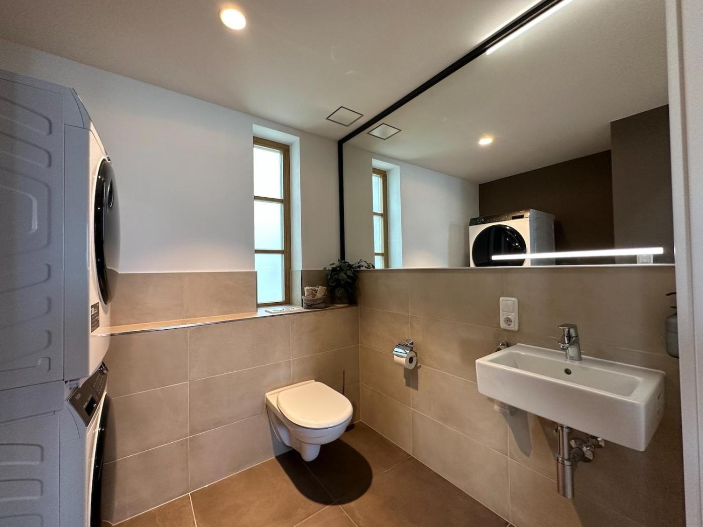 Truly - Viel Platz Fuer Business & Familie - Modern, Garage, Fahrstuhl Appartement Augsburg Buitenkant foto